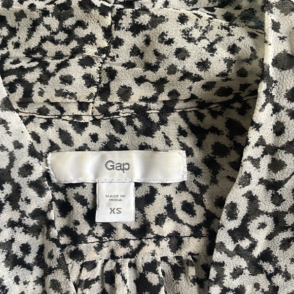 Gap Sheer Blouse - Picture 2 of 7